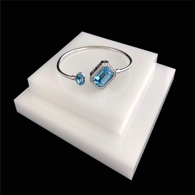 Blocs acryliques de bureau de supports de collier d'affichage de bijoux de mode moderne