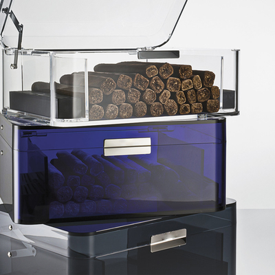 La catégorie supérieure a adapté la boîte aux besoins du client de présentation acrylique de cigare d'humidificateur