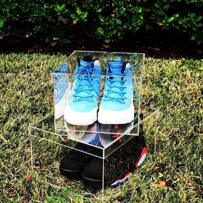 Grands présentoirs acryliques acryliques promotionnels de boîte/Nike de présentation d'espadrille