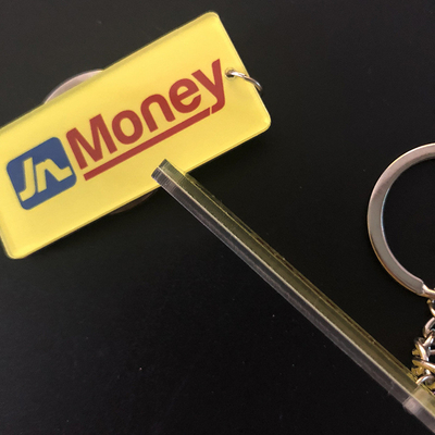 Keychains acrylique fait sur commande imprimé par mode pour annoncer des cadeaux faciles à nettoyer