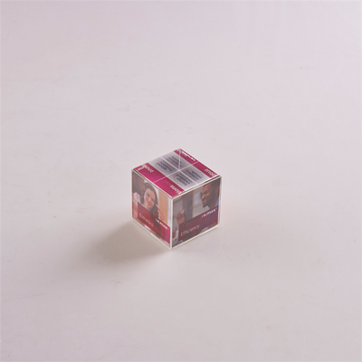 Les cadres acryliques en plastique de photo, le bureau 6 de lucite ont dégrossi les cubes acryliques en photo