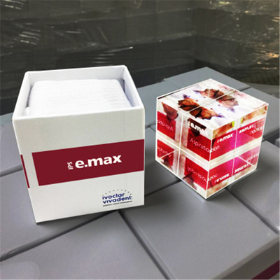 Les cadres acryliques en plastique de photo, le bureau 6 de lucite ont dégrossi les cubes acryliques en photo
